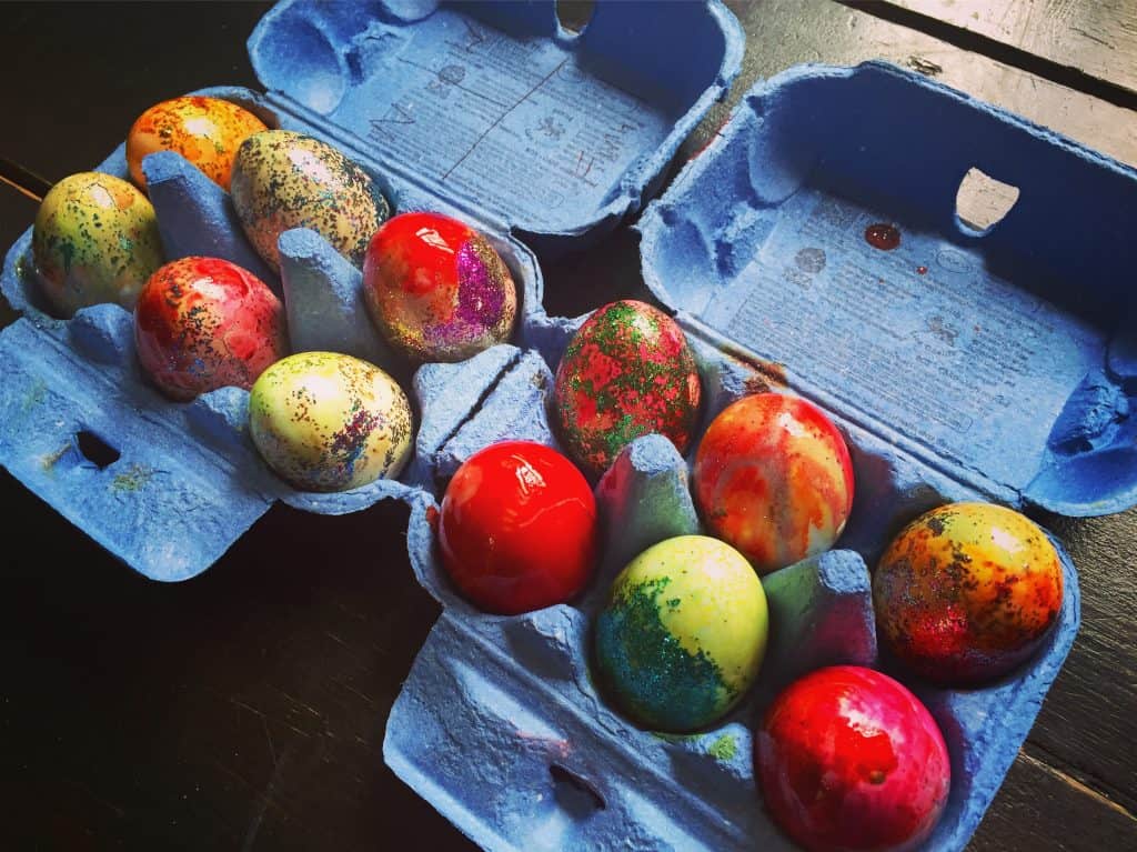 How to colour Easter Eggs for the Easter Bunny to hide overnight for you to find!