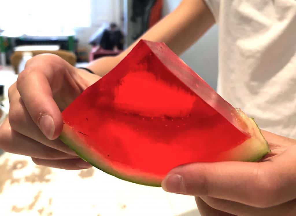 Surprise the kids with watermelon & orange jellies! Perfect for parties, or to enjoy any time as a special treat. International Elf Service