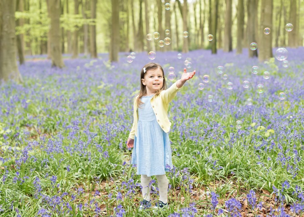 PHOTOGRAPHING KIDS: 10 TIPS TO CAPTURE THOSE MAGICAL MOMENTS – Guest Post by Emily Gregory for the International Elf Service