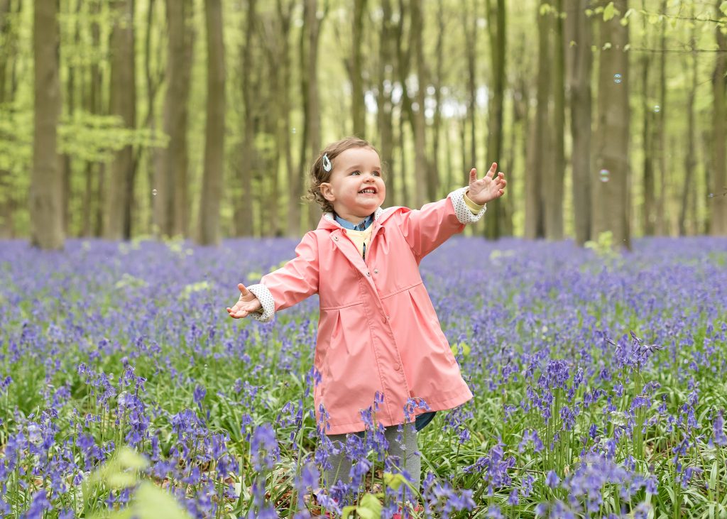 PHOTOGRAPHING KIDS: 10 TIPS TO CAPTURE THOSE MAGICAL MOMENTS – Guest Post by Emily Gregory for the International Elf Service